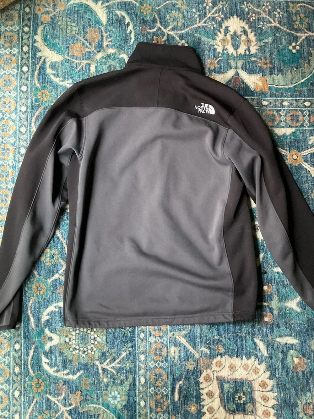 The North Face Men’s Two-Tone Gray Softshell Jacket Size Medium